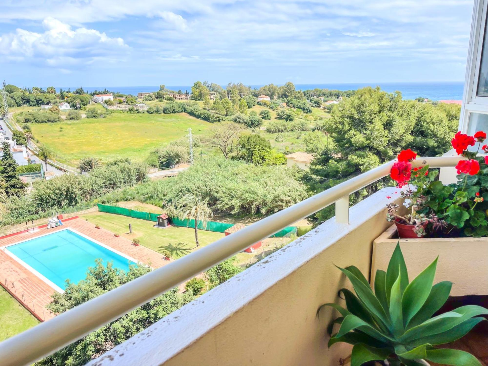 Modern Apartment With Terrace - 2 Min From The Beach Estepona Exterior photo
